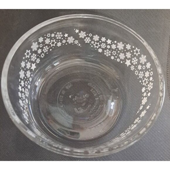 Anchor Hocking Set of 2 Snowflake Pattern Bowls 2-Cup & 4-Cup Capacity - Picture 6 of 11